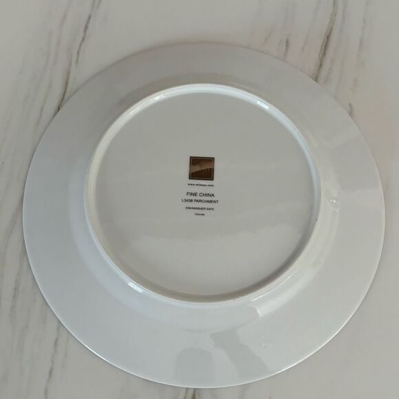 Mikasa Parchment Dinner Plate Set of 4 L3438 Fine Dining China - Picture 3 of 6